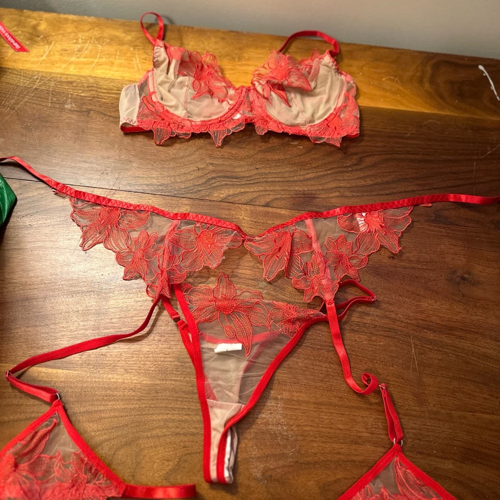 Elegant Red Lace Lingerie Set